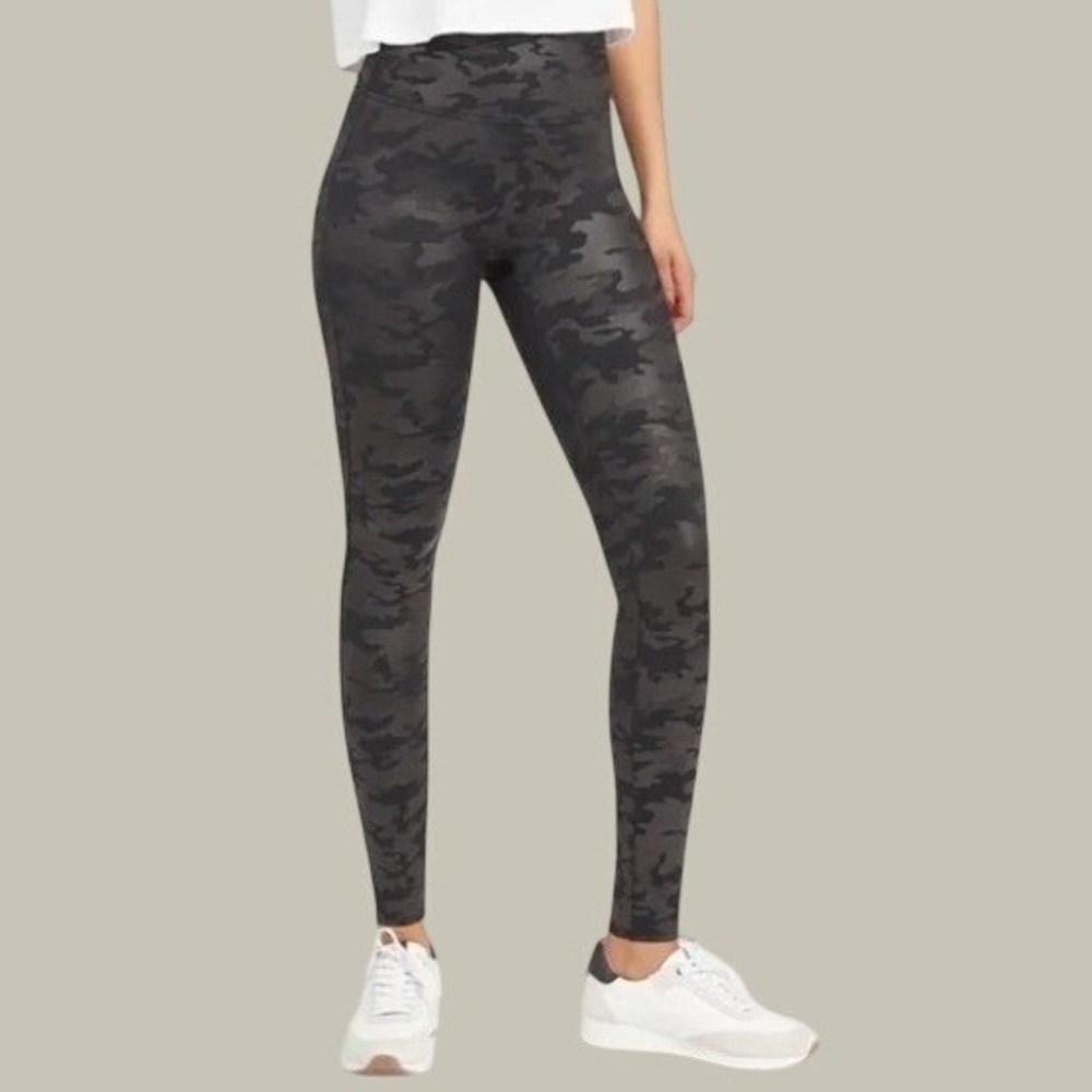Spanx Camo Faux Leather Leggings Womens M Matte Black Stretch Shaping Pull On